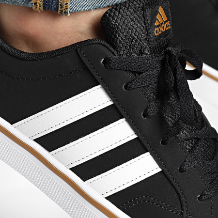 Adidas Sportswear - VS Pace 2.0 Sneakers IF4515 Core Black Footwear White Bronze Strata