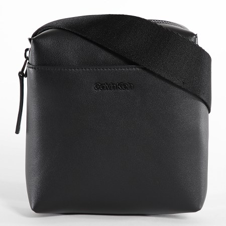 Calvin Klein - Bolsa Clean Essential Cube Reporter 2183 Negro