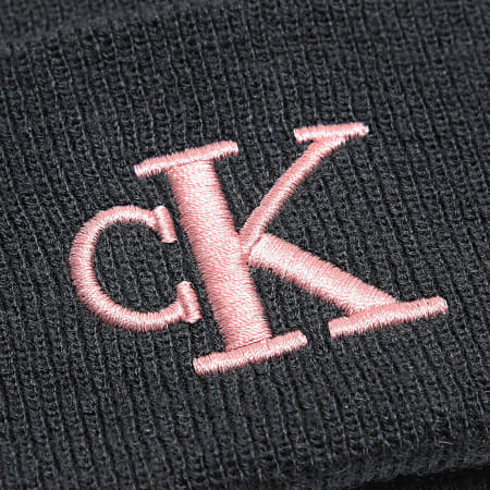 Calvin Klein - Monogram Embro Beanie 2319 Negro Rosa