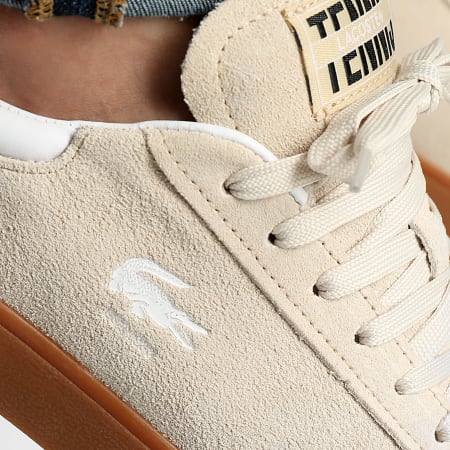 Baskets Baseshot 224 Off White Gum