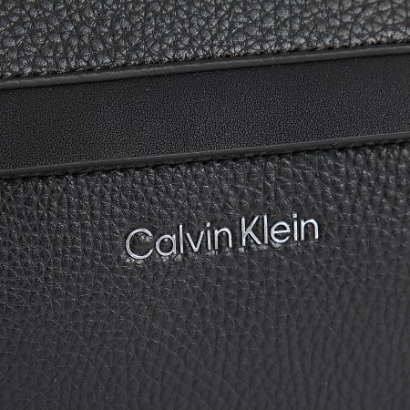 Calvin Klein - Must Wahbag 2521 Toilettas Zwart