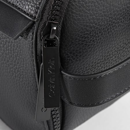 Calvin Klein - Must Wahbag 2521 Borsa da toilette nera