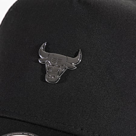 New Era - Chicago Bulls Metallic Trucker Cap Negro