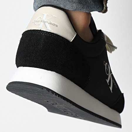Calvin Klein - Baskets Retro Runner Low Mix 1032 Black Eggshell White
