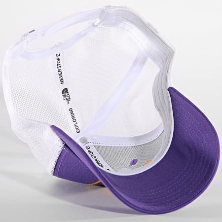 The North Face - Gorra Trucker Mudder Morada Blanca