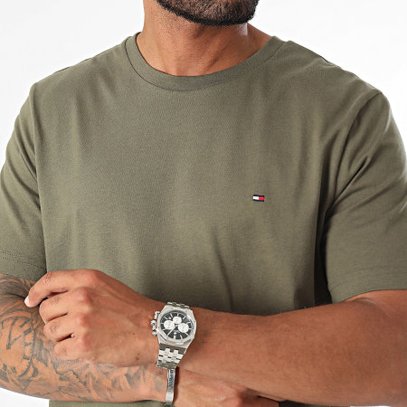 Tommy Hilfiger - Camiseta Regular Fit Essential 7267 Caqui Verde