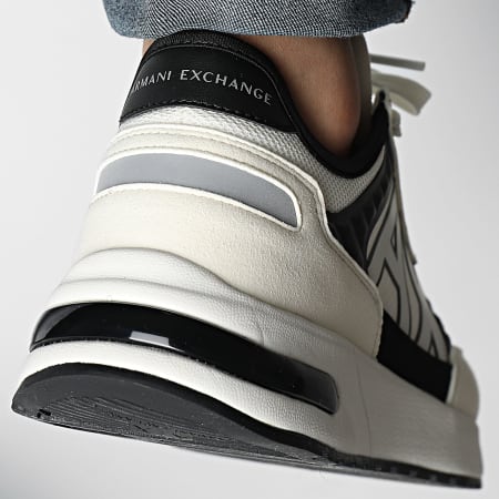 Armani Exchange - XUX090-XV276 Sneakers Off White Black