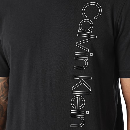 Calvin Klein - Tee Shirt Graphic GMF4K113 Noir