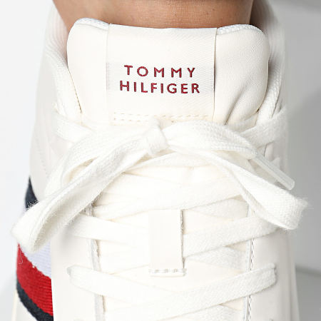 Tommy Hilfiger - Baskets Icon Court Leather Stripes 5163 Ancient White Rouge