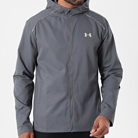 Under Armour - Giacca a vento con cappuccio Storm Run 1376795 Grigio