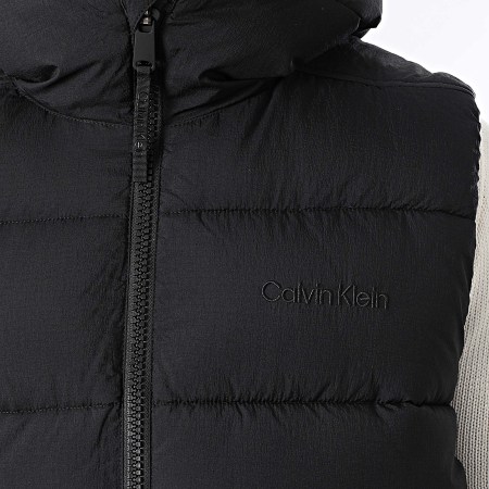 Calvin Klein - Giacca senza maniche imbottita con cappuccio O512 Nero