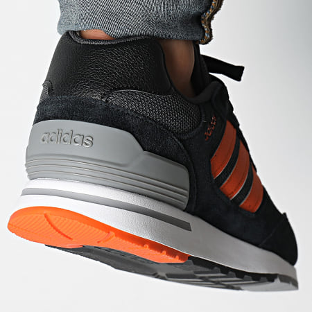 Adidas Sportswear - Cestini Run 80s ID1266 Core Nero Arancione Carbonio