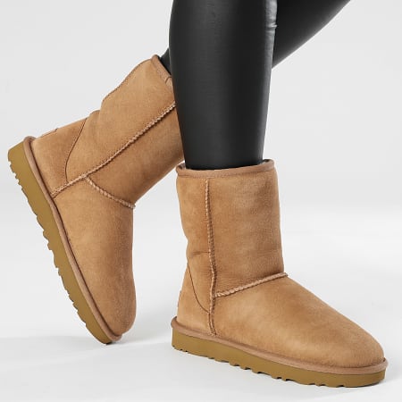 UGG - Classic Short II Botas Mujer 1016223 Castaño