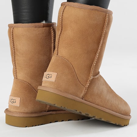 UGG - Classic Short II Botas Mujer 1016223 Castaño