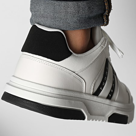 Tommy Jeans - The Brooklyn Leather Essential 1521 Zwarte Sneakers