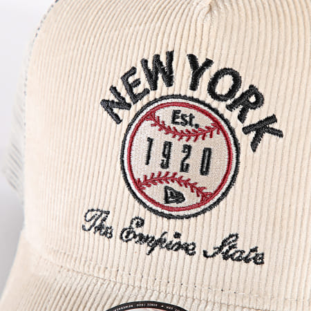 New Era - Gorra Trucker Corduroy Graphic NY 60565530 Beige