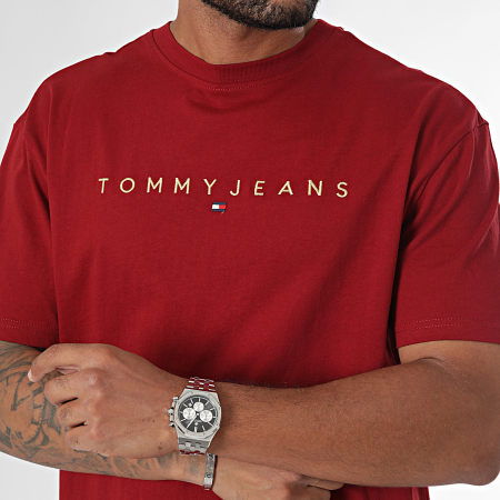 Tommy Jeans - Tee Shirt Regular Fit Goud Lineair Logo 9694 Bordeaux Goud