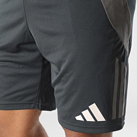 Adidas Sportswear - Pantaloncini da jogging Real Madrid IT5135 Nero