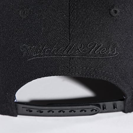 Mitchell and Ness - Gorra Chicago Bulls HHSSINTL101 Negra