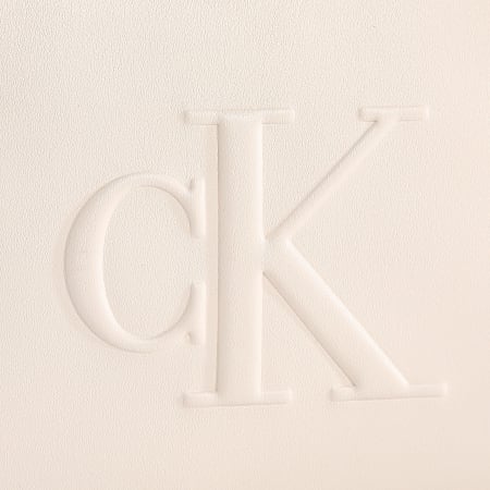 Calvin Klein - Handtas Gebeeldhouwde Cameratas Deboss 2726 Beige