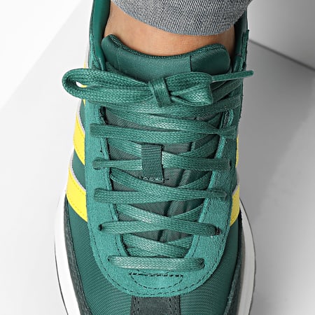 Adidas Sportswear - Baskets Run 70s 2.0 IH8589 Core Green Yellow Shadow Green