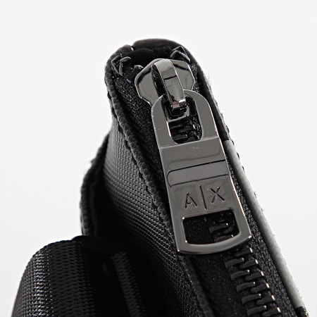 Armani Exchange - Sacoche XM000164-AF11935 Noir