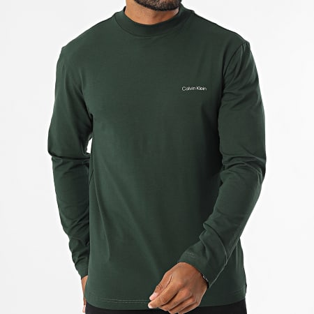 Calvin Klein - Camiseta Manga Larga Micro Logo Mock Neck 0179 Verde Oscuro