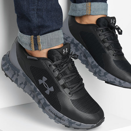 Under Armour - Scarpe da ginnastica UA Charged Bandit 3028657 Nero Grigio