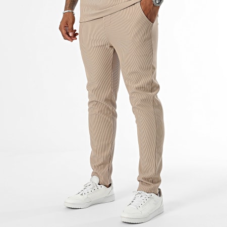 Frilivin - Beige T-shirt met V-hals en joggingbroekenset