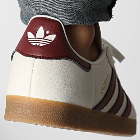 Adidas Originals - Baskets Gazelle JI0204 Cloud White Shadow Red Gum4