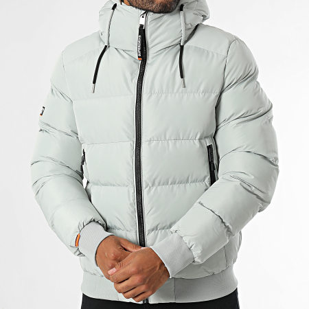 Superdry - Sport Puffer Bomber Capuchon Doudoune M5011904A Licht Grijs