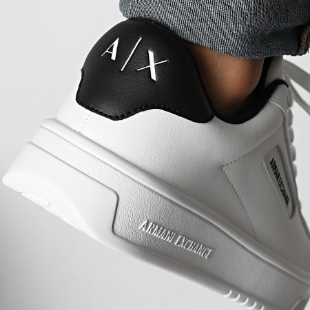 Armani Exchange - Baskets XUX203-XV805 Blanco óptico Negro