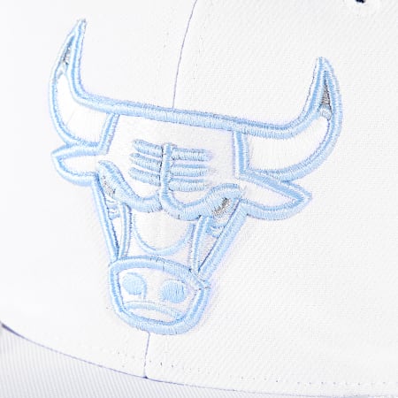 Mitchell and Ness - Chicago Bulls Day 11 NBA Snapback Cap HS8033 Bianco Azzurro Iridescente