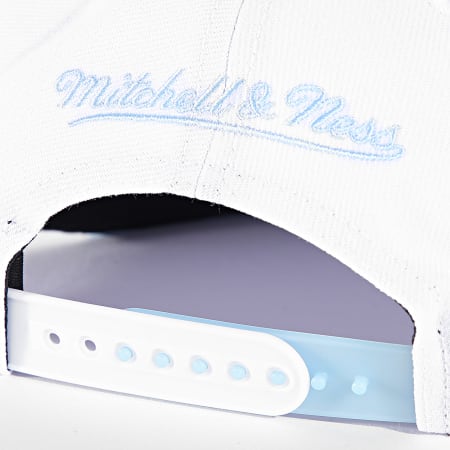 Mitchell and Ness - Chicago Bulls Day 11 NBA Snapback Cap HS8033 Bianco Azzurro Iridescente