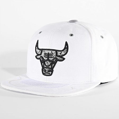 Mitchell and Ness - Chicago Bulls Day 4 Snapback Cap HHSS5822 Wit