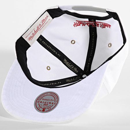 Mitchell and Ness - Chicago Bulls Day 4 Snapback Cap HHSS5822 Wit