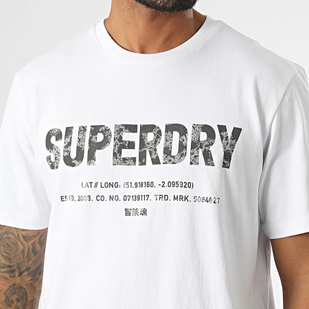 Superdry - Camiseta Loose Fit Utility Sport Logo M1012029A Blanca