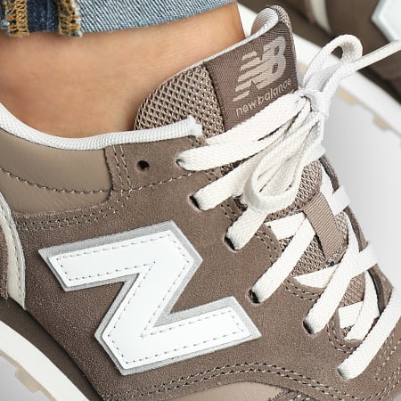 New balance Marrónes deals