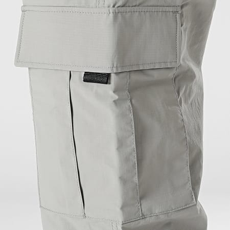 Vans - Servicio 00HAM Regular Fit MTE Cargo Pants Gris