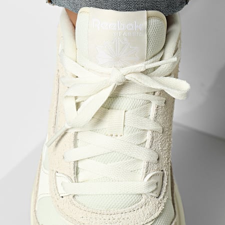 Baskets Classic Leather 2400 100201038 Chalk Beige