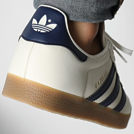Adidas Originals - Baskets Gazelle JI0209 Cloud White Dark Blue Gum 4