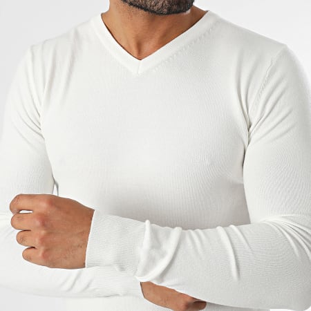 Maglia bianca scollo av store