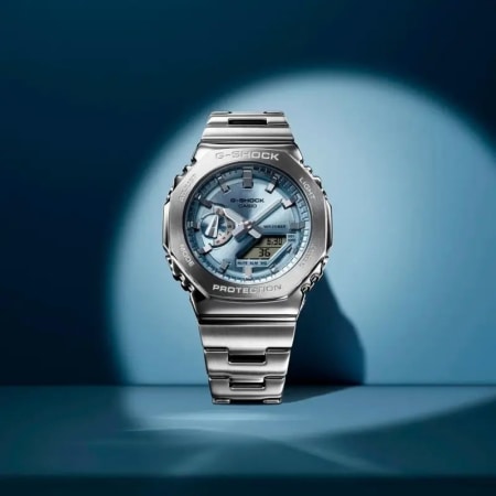 G-Shock - Montre G-Shock GM-2110D Argenté Bleu Clair