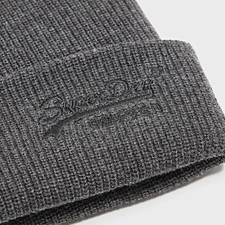 Superdry - Essential Logo Knitted Beanie Gris antracita