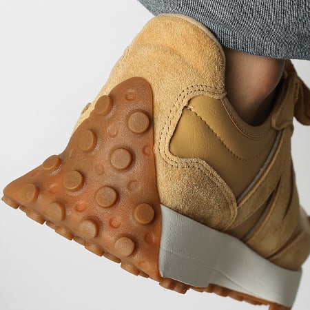 New Balance Baskets 327 U327LJ Dolce LaBoutiqueOfficielle