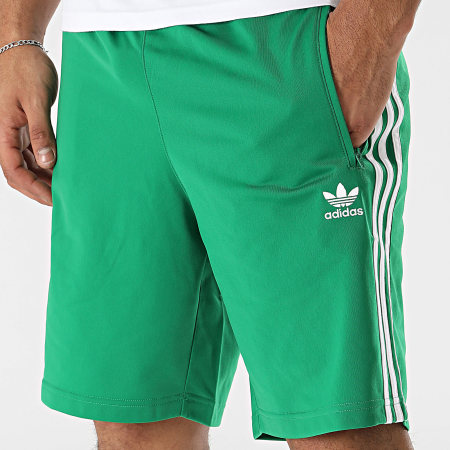 Adidas Originals - Short Jogging Fbird IM9420 Vert