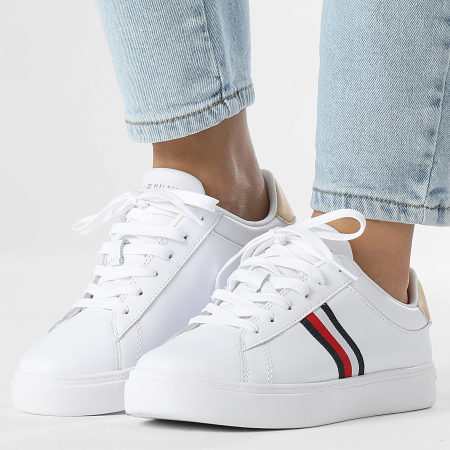 Tommy Hilfiger - Baskets Femme Essential Court Sneaker Stripes 8321 White