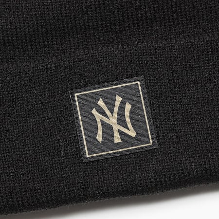 New Era - Metallic Badge NY Beanie Negro