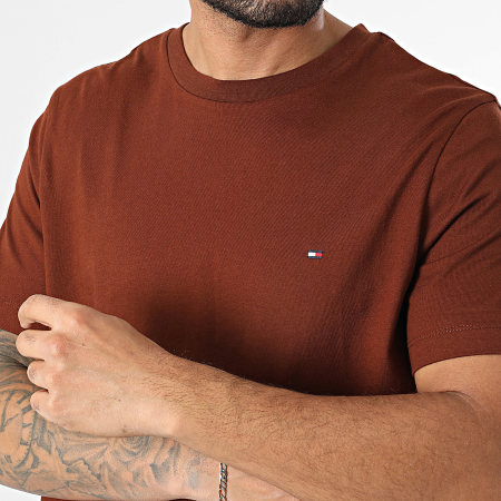 Tommy Hilfiger - Tee Shirt Essential Seasonal 9995 Marron