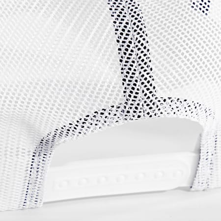 Venum - Gorra Trucker 05297 Blanca